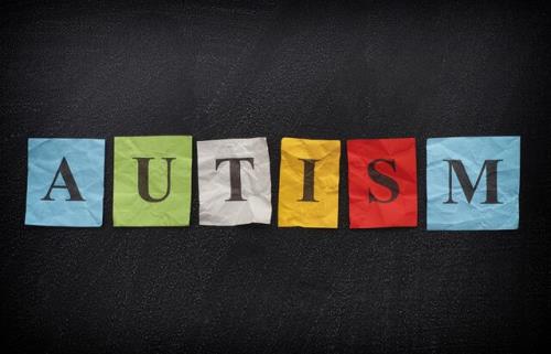 کاهش ارتباطات اجتماعی پیش از یک سالگی نشانه اوتیسم است