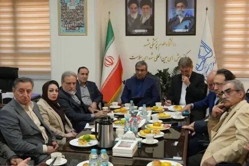 وعده پرداخت مطالبات ۱۴۰۴ داروخانه ها جزییات نشست داروسازان